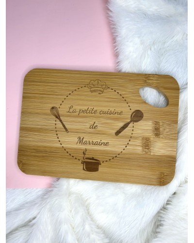 Planche à découper personnalisée en bambou 22 cm – Gravure laser – Cadeau original suspendu