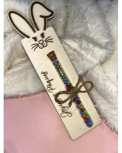 Support fiole de Pâques personnalisé en bois avec Smarties – Lapin gravé